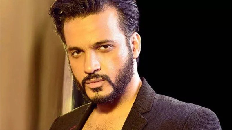 قبل حفل زفاف إيساف.. من هي زوجة أشهر عازب في الوسط الفني؟ 