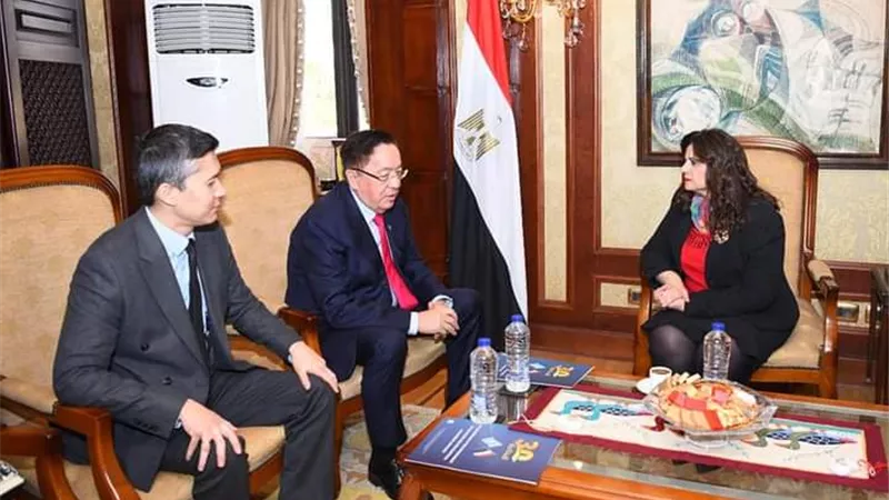 وزيرة الهجرة تستقبل السفير الكازاخي بالقاهرة لتعزيز سبل التعاون وتوفير فرص العمل 