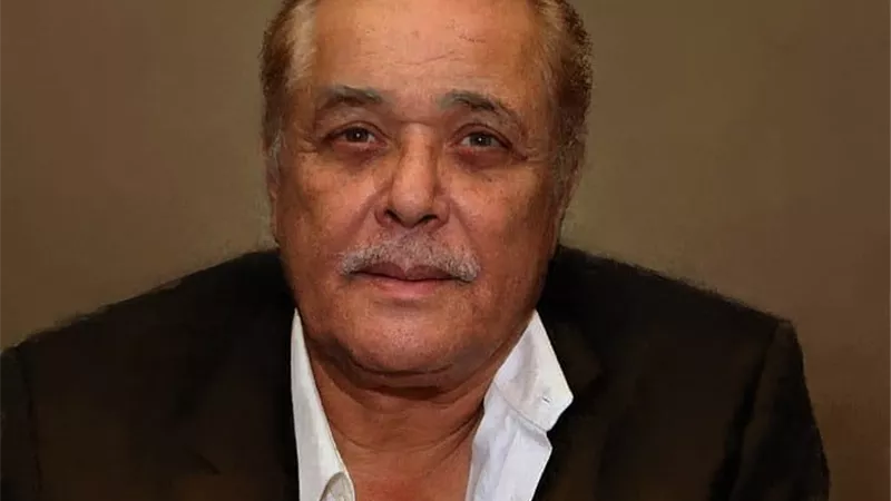 في ذكرى ميلاده.. تعرف على زوجات الساحر محمود عبد العزيز