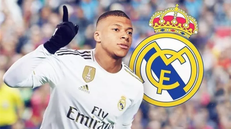مبابي يخطف الأنظار بقميص ريال مدريد الجديد