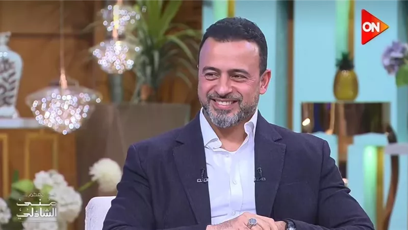 القلب يُدعى البصيرة.. الخميس مصطفى حسني ضيف منى الشاذلي