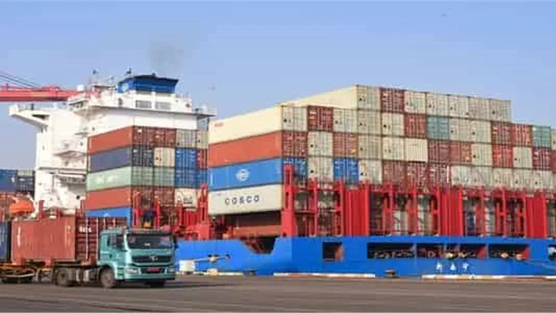 مدبولي: الإفراج عن بضائع في الموانيء المصرية بأكثر من 12 مليار دولار حتى الآن