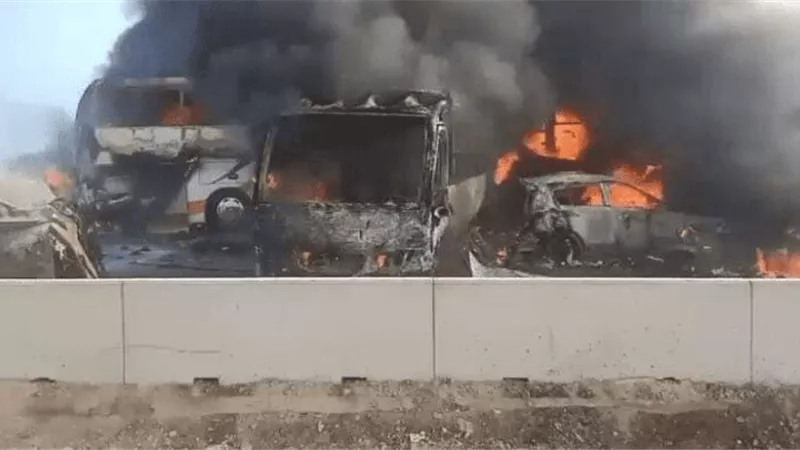 اشتعال النيران في سيارة مواد بترولية يؤدي بحياة شخصين في المنصورة