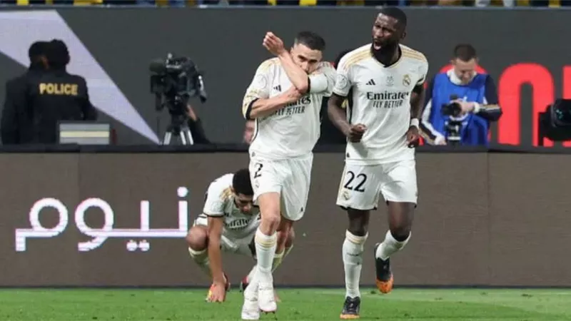 ريال مدريد يقصي اتليتكو من نصف نهائي كأس السوبر بخماسية