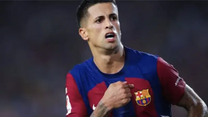 هل يغيب أم يشارك؟ كشف حول حضور كانسيلو في السوبر الإسباني