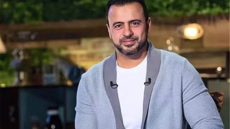 مصطفى حسني يرد على منتقدي أغاني برامجه