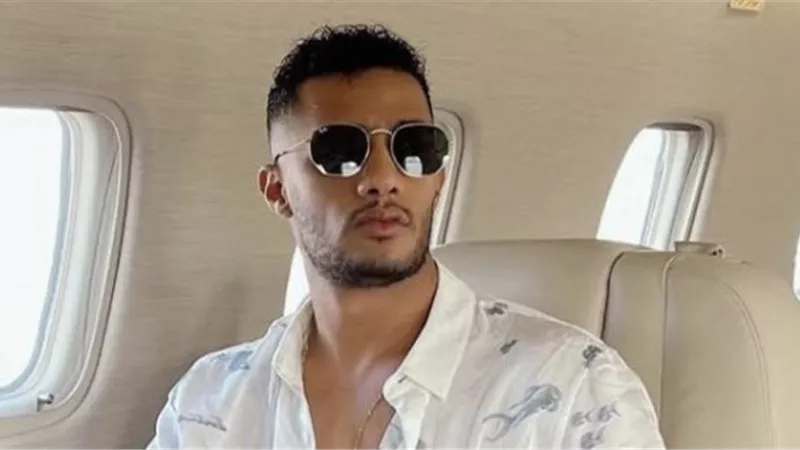 الصدفة تجمع محمد رمضان بلاعب شهير بإحدي المدن الساحلية