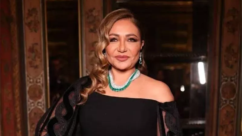 ليلى علوي تعبر عن سعادتها بتكريمها في مهرجان هوليود للفيلم العربي