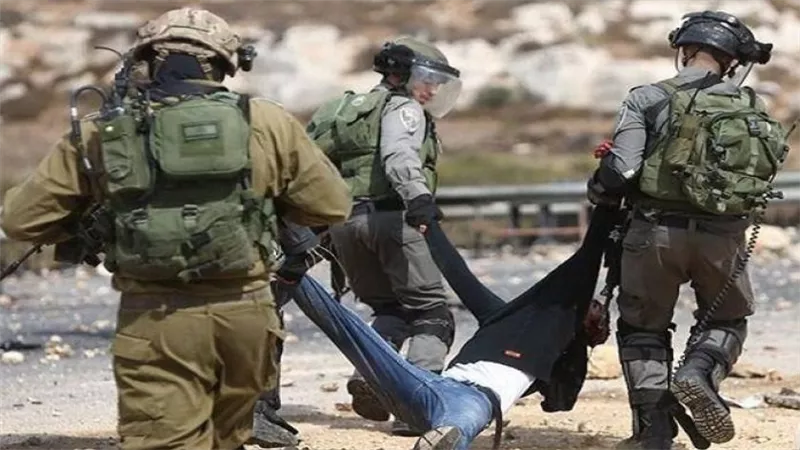 بينهم شقيقتا العاروري.. اعتقال 25 فلسطينيا في الضفة الغربية