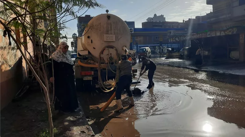 التعامل الفوري لشفط وكسح تجمعات مياة الأمطار ببعض المراكز والمدن بنطاق محافظة الدقهلية
