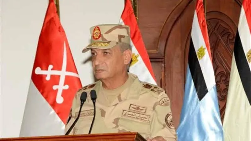 وزير الدفاع يهنئ السيسي بمناسبة حلول شهر رمضان