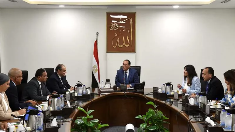 مدبولي يتابع إجراءات توطين الصناعة ومستلزمات الإنتاج
