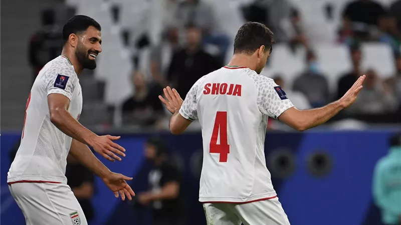 مواجهة الصمت: إيران تقود الطريق في كأس آسيا بفوز منقوص من الفرح