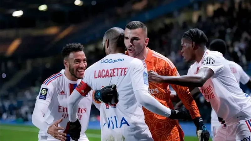 بركلات الترجيح .. أولمبيك ليون يطيح ليل الفرنسي ويتأهل للدور الثمانية بكأس فرنسا