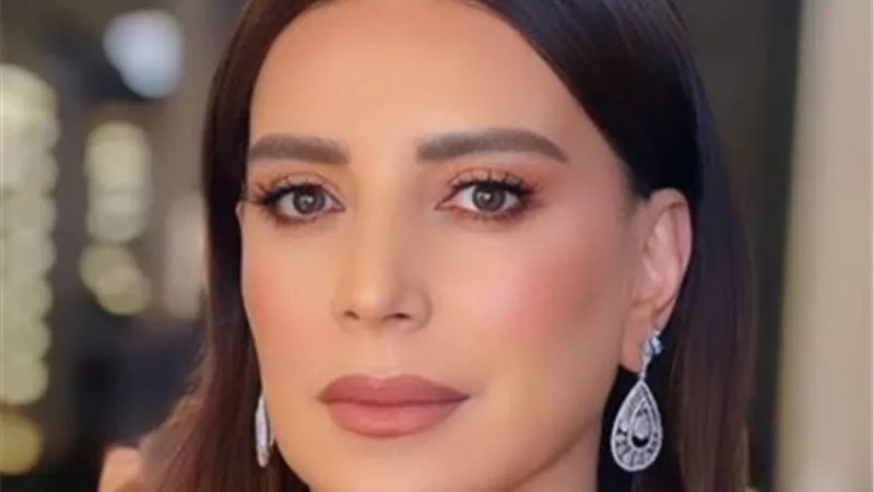 استشهاد عائلة كاملة من أقارب الفنانة شكران مرتجي في قصف غزة   