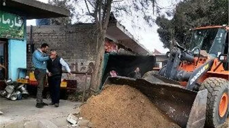 حملة موسعة لرفع وإزالة الإشغالات والتندات والتلتورات المخالفة بالحسينية