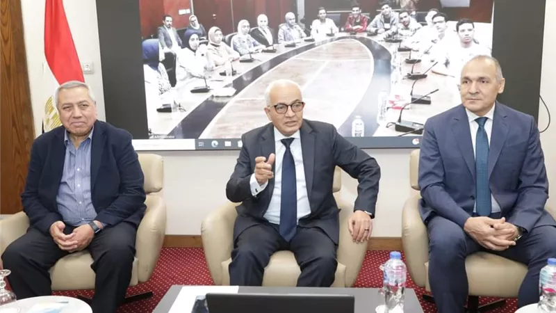 حجازي يستقبل الطلاب المشاركين فى المسابقة العالمية 