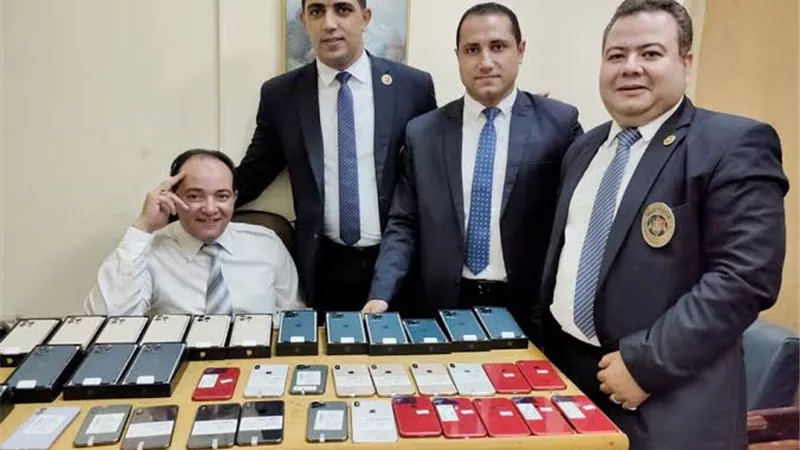 جمارك القاهرة تُحبط محاولة تهريب أجهزة إلكترونية ومخدرات
