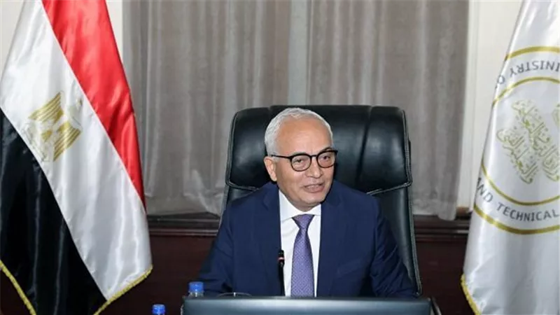 وزير التعليم يؤكد حرص الدولة على الإهتمام بالمرآة والطفل