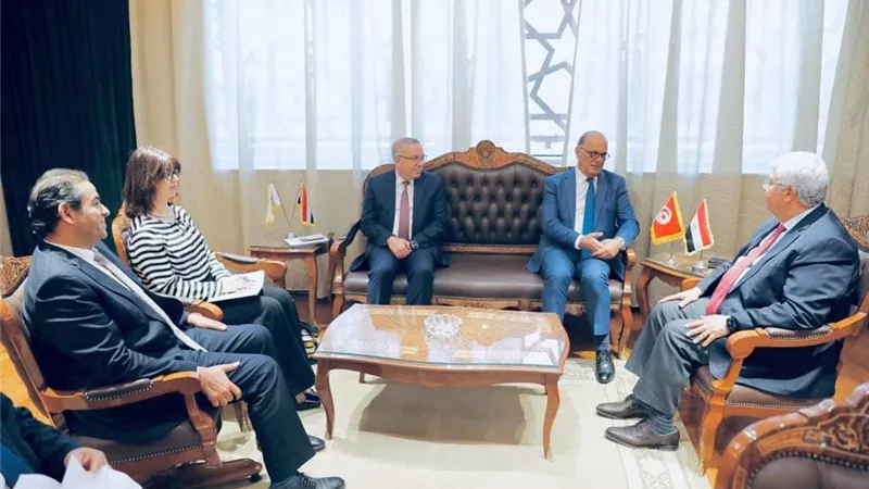 «عاشور» يؤكد عمق العلاقات المصرية التونسية في المجالات البحثية