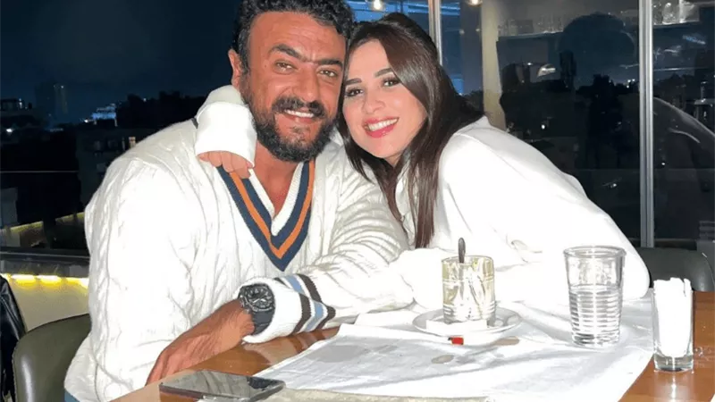 ياسمين عبد العزيز وأحمد العوضي لم يحذفا صورهما سويا