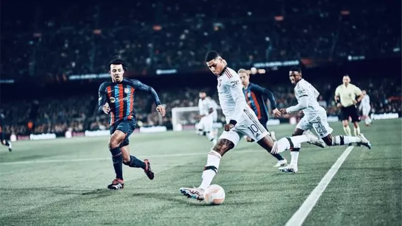 التعادل الإيجابي يحسم مباراة برشلونة ضد مانشستر يونايتد في الدوري الأوروبي