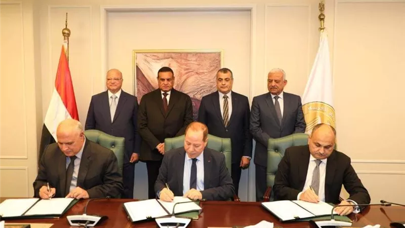 توقيع عقد اتفاق مشروع الدفع المسبق بين التمنية المحلية والإنتاج الحربي
