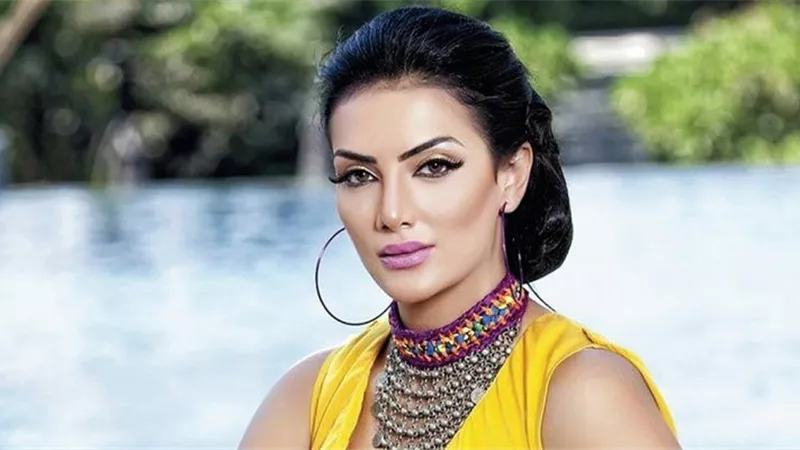 حورية فرغلي تعبر عن ألمها النفسي والجسدي بعد آخر عملية تجميل