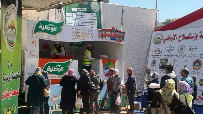 توافد المواطنين على 