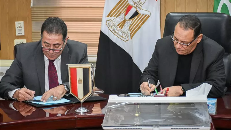 محافظ الشرقية يستقبل أمين رعاية أسر الشهداء والمصابين لتوقيع بروتوكول تعاون