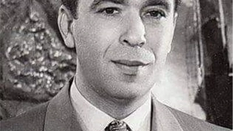 أول مذيع مصري وصاحب الـ7 وظائف.. ما لا تعرفه عن أحمد سالم في ذكرى ميلاده
