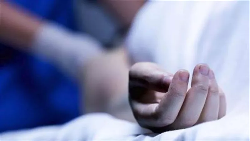 علاقة عاطفية تقود فتاة لإنهاء حياتها من أعلى عقار ببولاق الدكرور