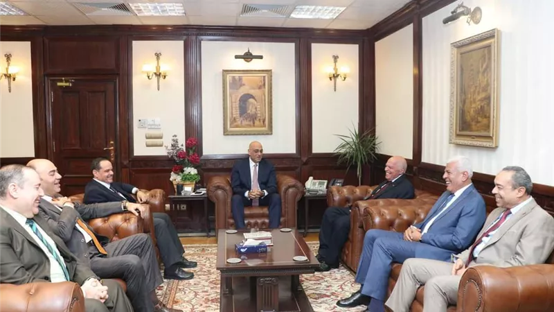 توقيع مذكرة تفاهم لتطوير قدرات خريجي كليات الطب البيطري بالتعاون مع الزراعيين