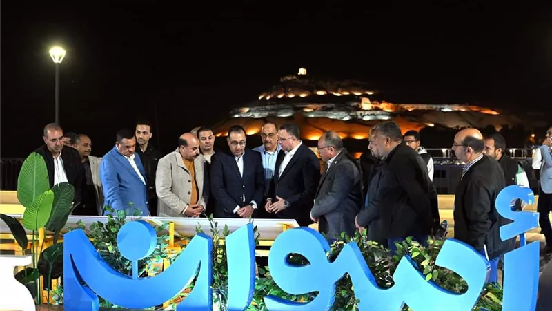 «مدبولي» يتفقد أعمال تطوير ممشى أهل مصر بمدينة أسوان