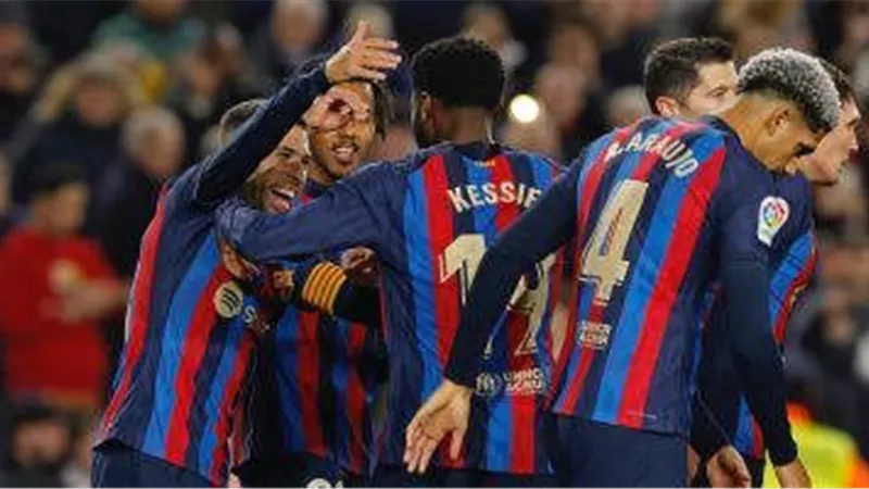 غياب بيدري وجافي.. قائمة برشلونة لمواجهة مانشستر يونايتد بالدوري الأوروبي 