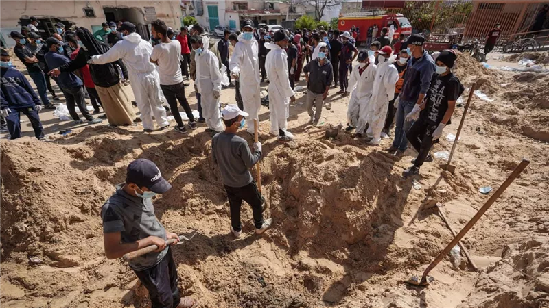 الدفاع المدني بغزة: انتشال 3 جثث متحللة في خان يونس