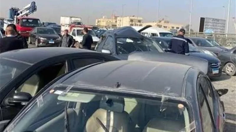 من أسرة واحدة..مصرع طفل وإصابة 4 آخرين فى تصادم 6 سيارات ببنى سويف