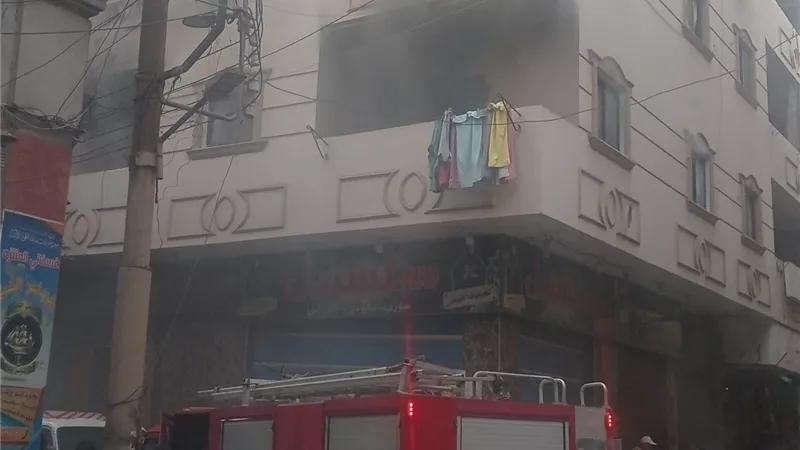 بسبب ماس كهربائي.. حريق هائل بمدينة الزقازيق التابعة لمحافظة الشرقية 