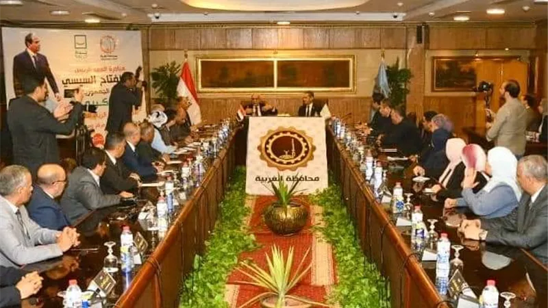 تفاصيل اجتماع وزير التعليم ومحافظ الغربية مع مديرى الإدارات بالمحافظة