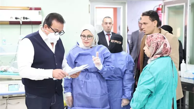 وزير الصحة يحيل مدير مستشفى التأمين الصحي ببني سويف للتحقيق العاجل 