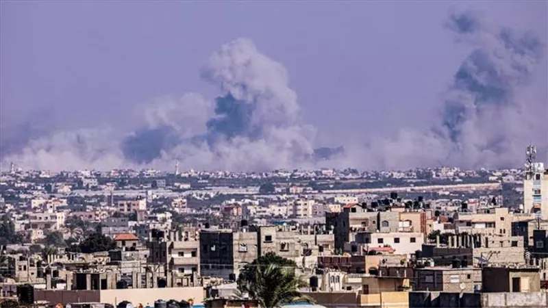 الكيان الصهيوني يشن غارة على بلدة يارون جنوبي لبنان