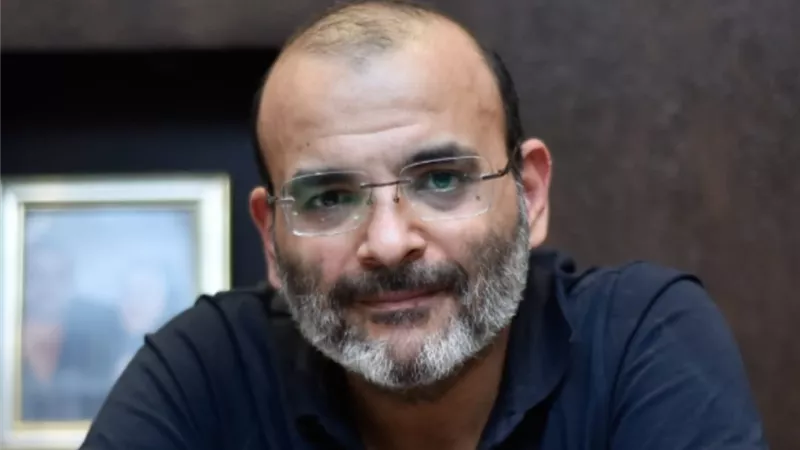 أيمن بهجت قمر يشارك متابعيه بصورة جماعية من سيدتي الجميلة