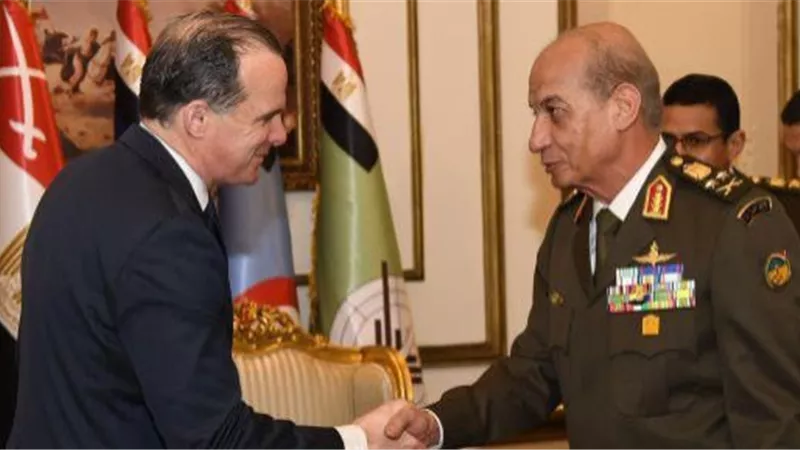 وزير الدفاع يلتقى منسق مجلس الأمن القومى الأمريكى