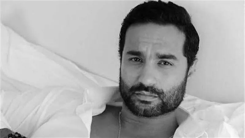 كلكوا أنبياء.. كريم فهمي يوجه رسالة غامضة بأحدث منشوراته