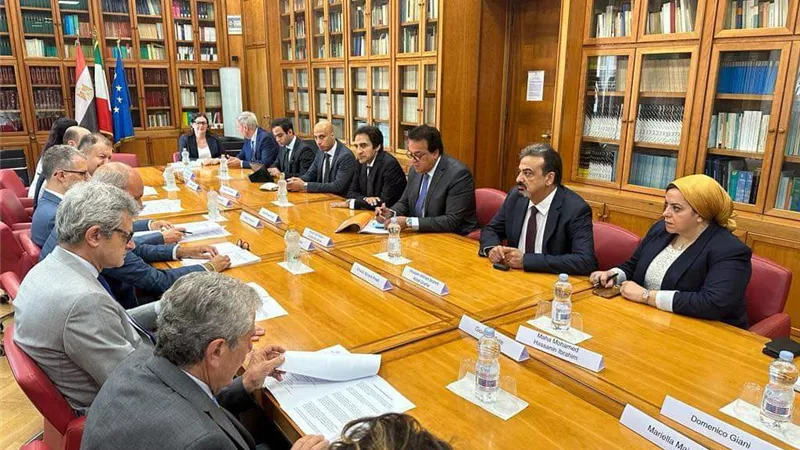 وزير الصحة يبحث مع نظيره الإيطالي دعم التعاون المشترك