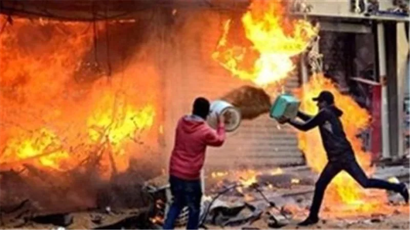 حريق هائل يلتهم مصنع بلاستيك في بدر والحماية المدنية تسيطر