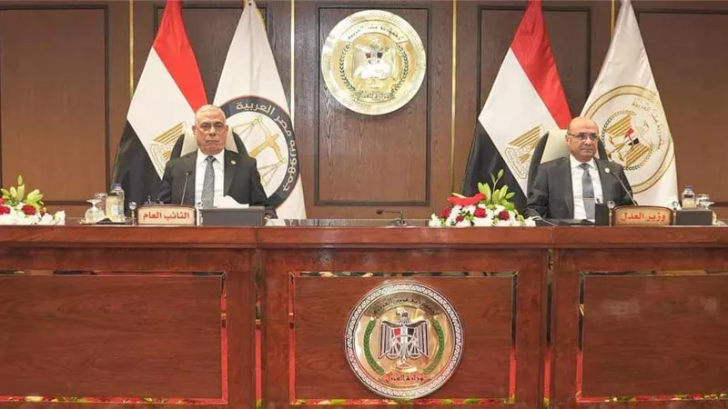 بحضور وزير العدل.. أعضاء النيابة العامة الجدد يؤدون اليمين القانونية (صور)