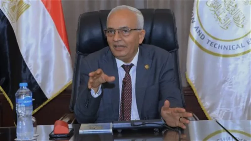 أوائل الثانوية العامة 2023.. وزير التعليم يهنئ الطلاب هاتفيًا قبل إعلان النتيجة