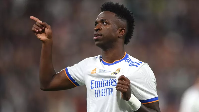 ريال مدريد يفوز على أوساسونا برباعيه فى الدورى الإسباني 