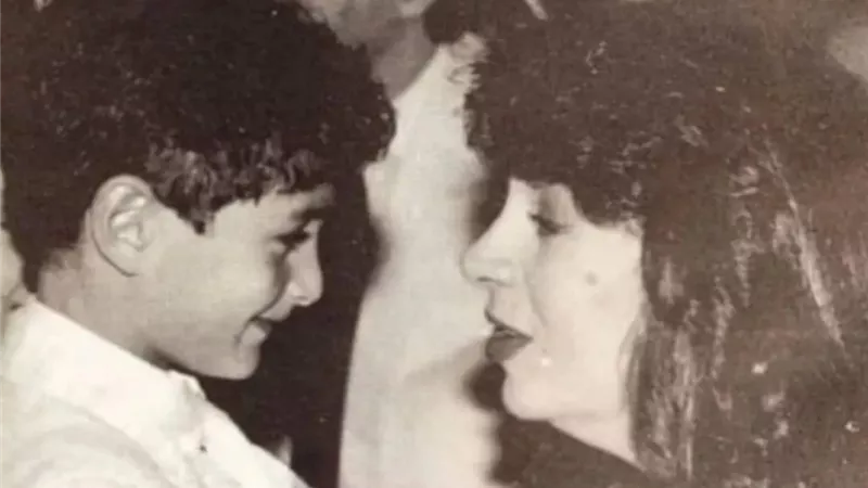أحمد الفيشاوي عن والدته سمية الألفي: البرنسيسة والحبيبة